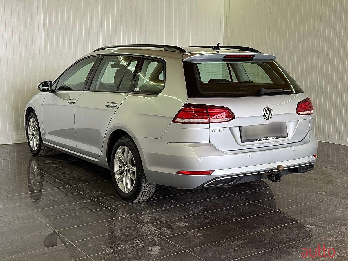 2020' Volkswagen Golf photo #4