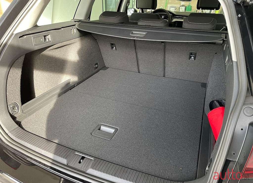 2022' Volkswagen Passat photo #4