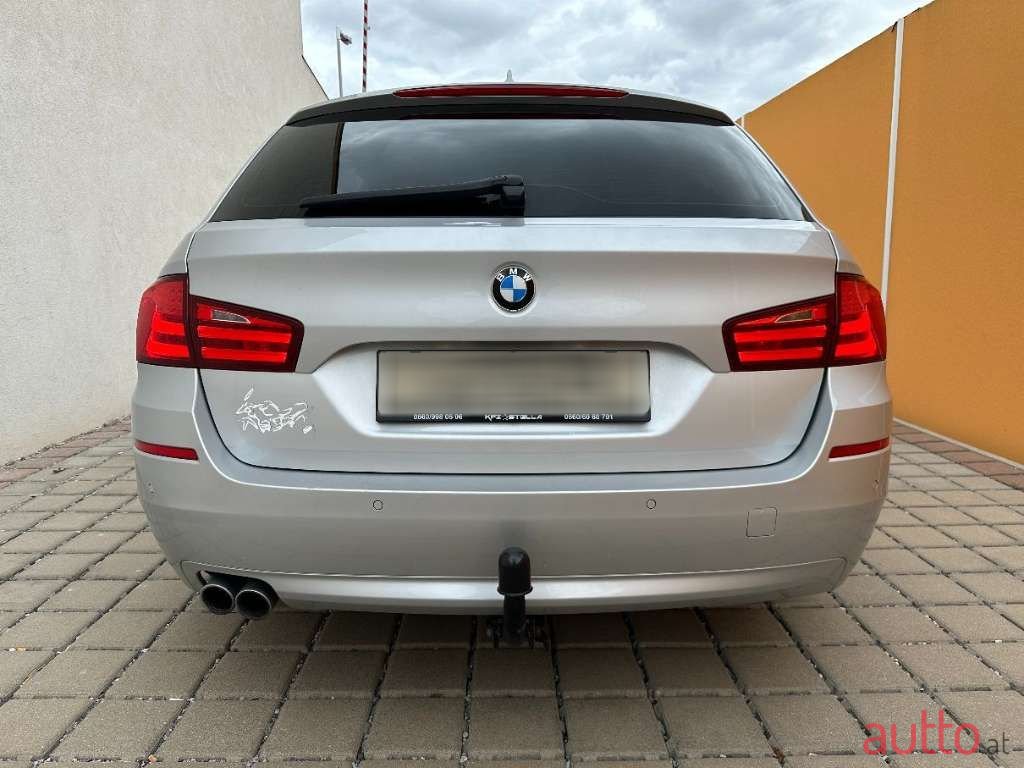2011' BMW 5Er-Reihe photo #5