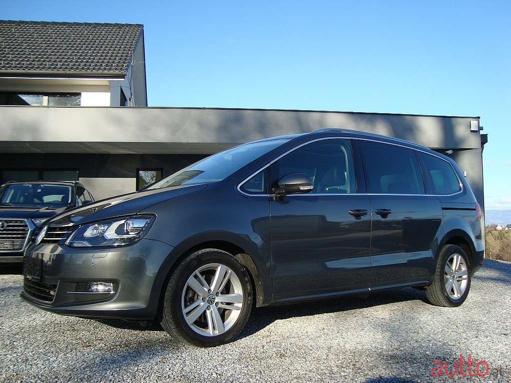 2019' Volkswagen Sharan photo #4