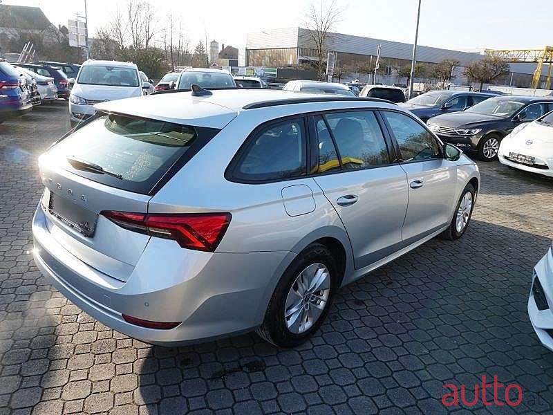 2020' Skoda Octavia photo #3
