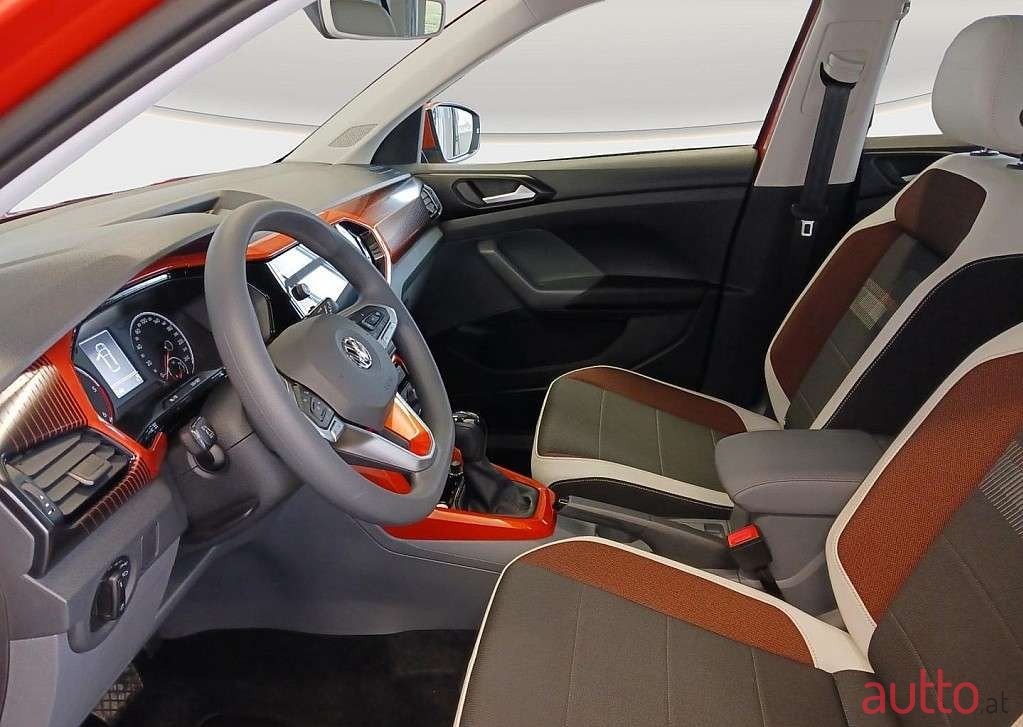 2020' Volkswagen T-Cross photo #6