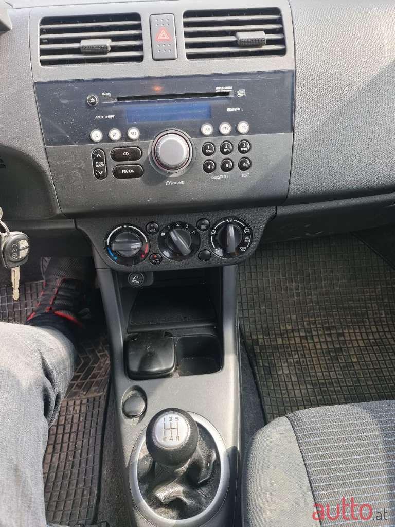 2008' Suzuki Swift photo #2