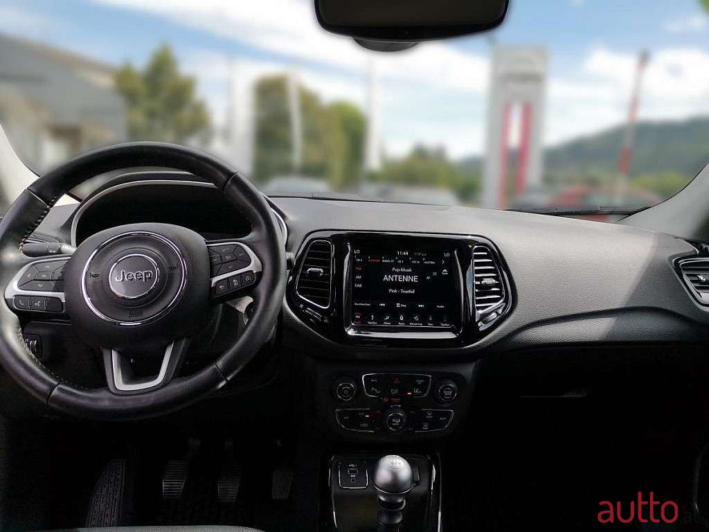 2020' Jeep Compass photo #4