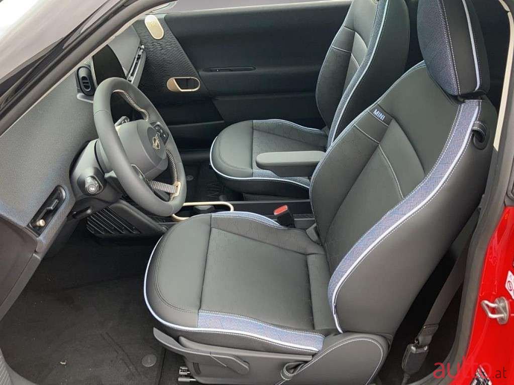 2024' MINI Cooper photo #6