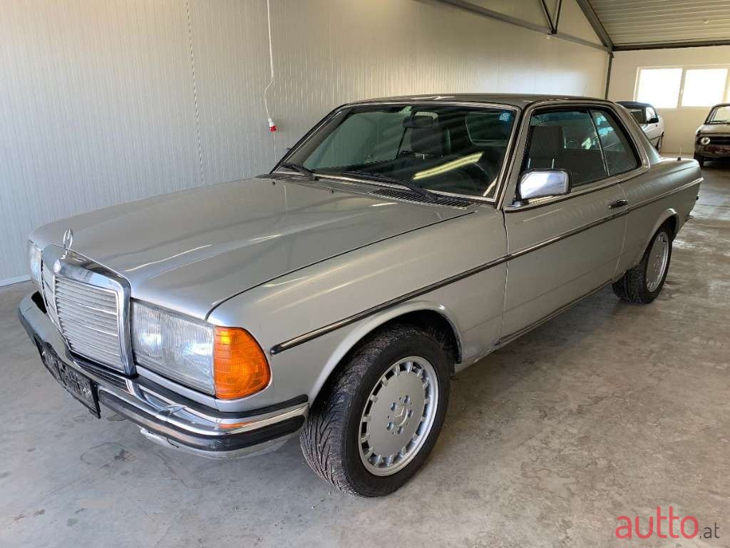 1981' Mercedes-Benz 230 CE photo #3