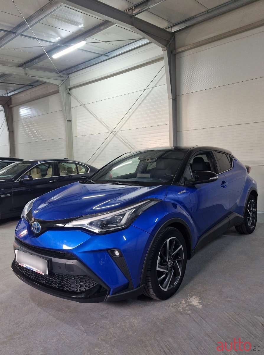 2020' Toyota C-HR photo #2