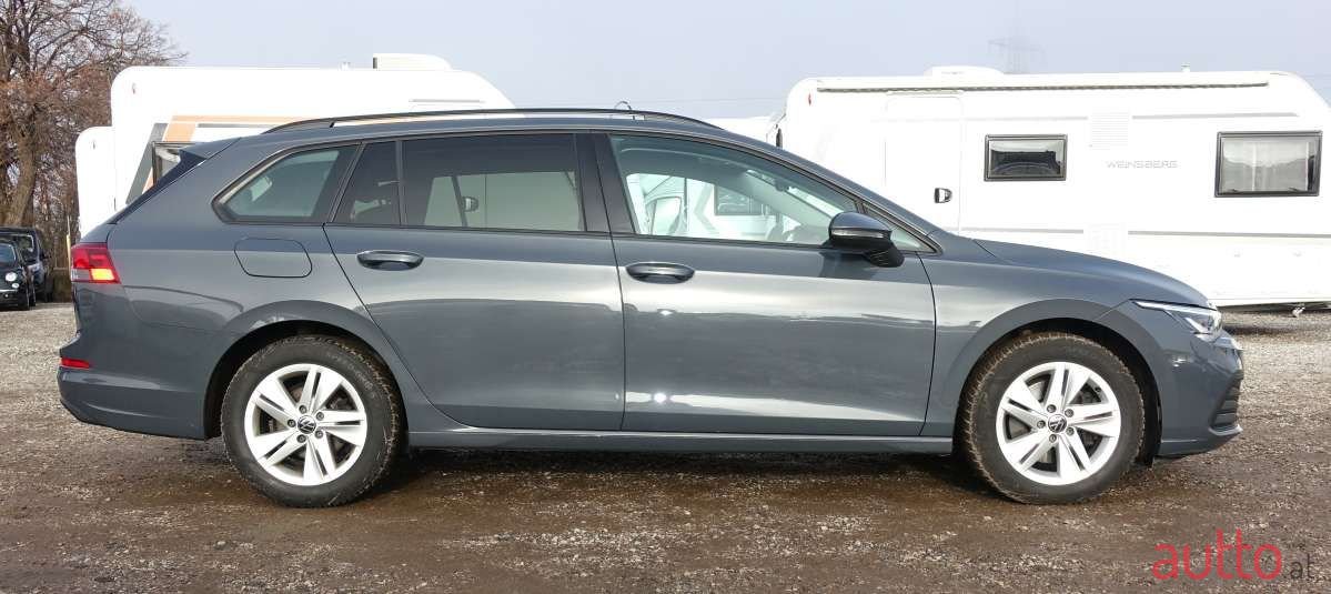 2023' Volkswagen Golf photo #2