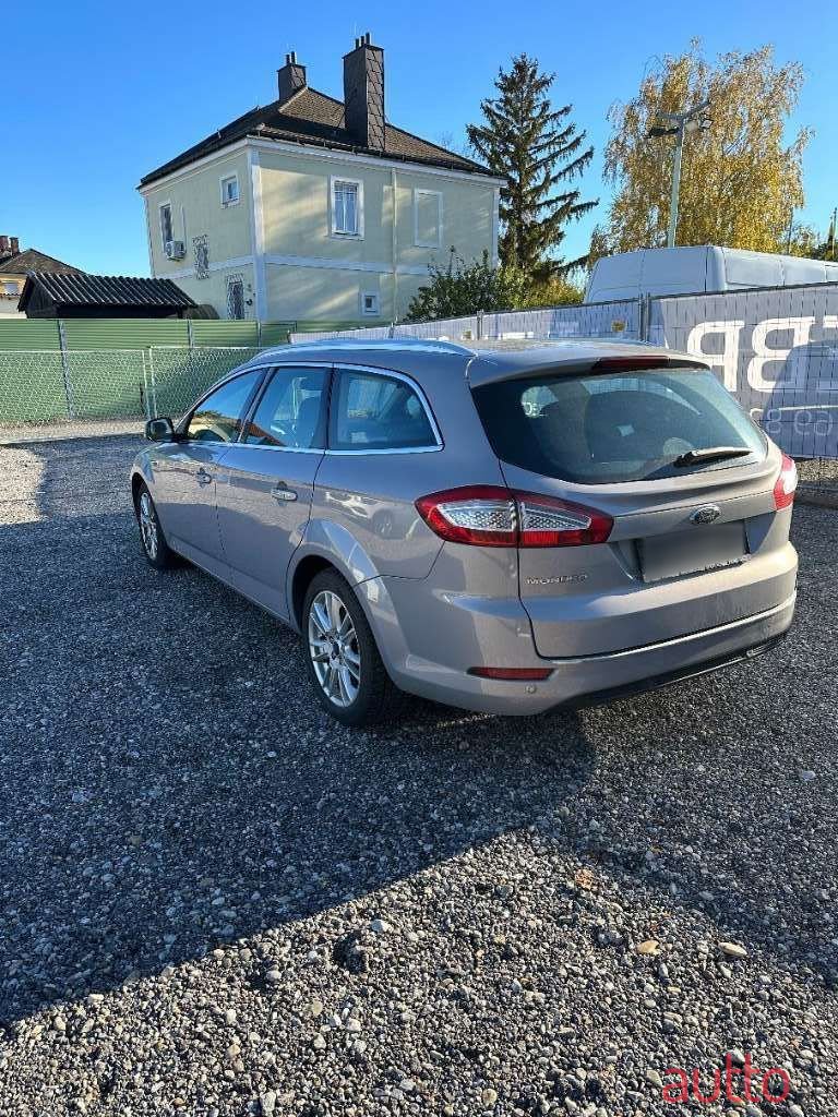 2014' Ford Mondeo photo #6