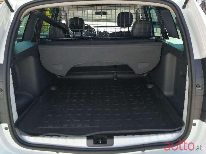 2012' Dacia Duster photo #2