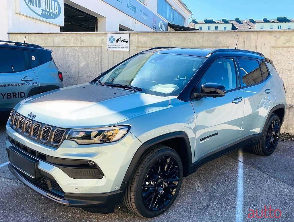 2022' Jeep Compass photo #1
