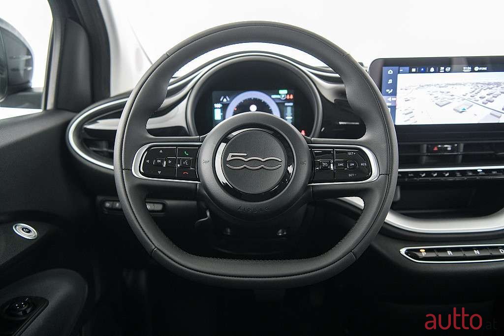 2022' Fiat 500 photo #5