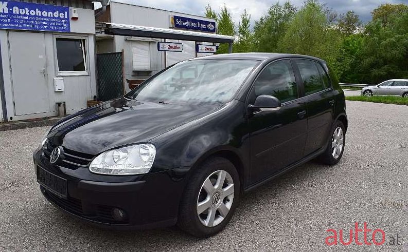 2005' Volkswagen Golf photo #1