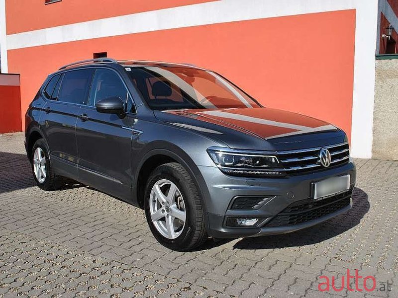 2018' Volkswagen Tiguan photo #1