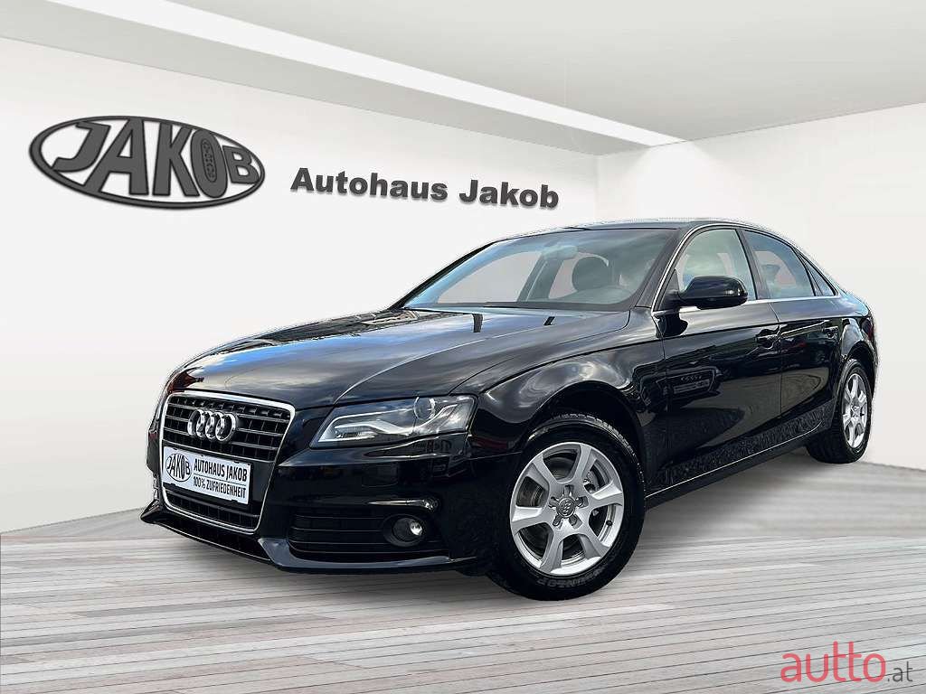 2012' Audi A4 photo #1
