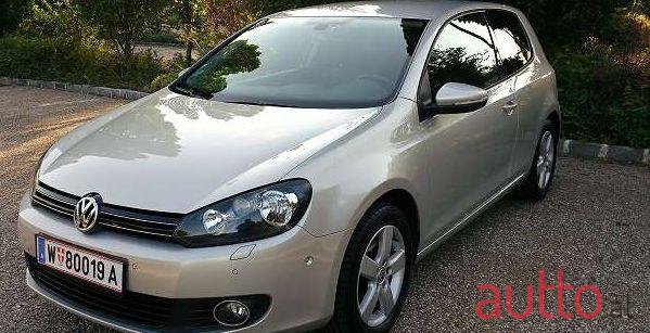 2010' Volkswagen Golf photo #2