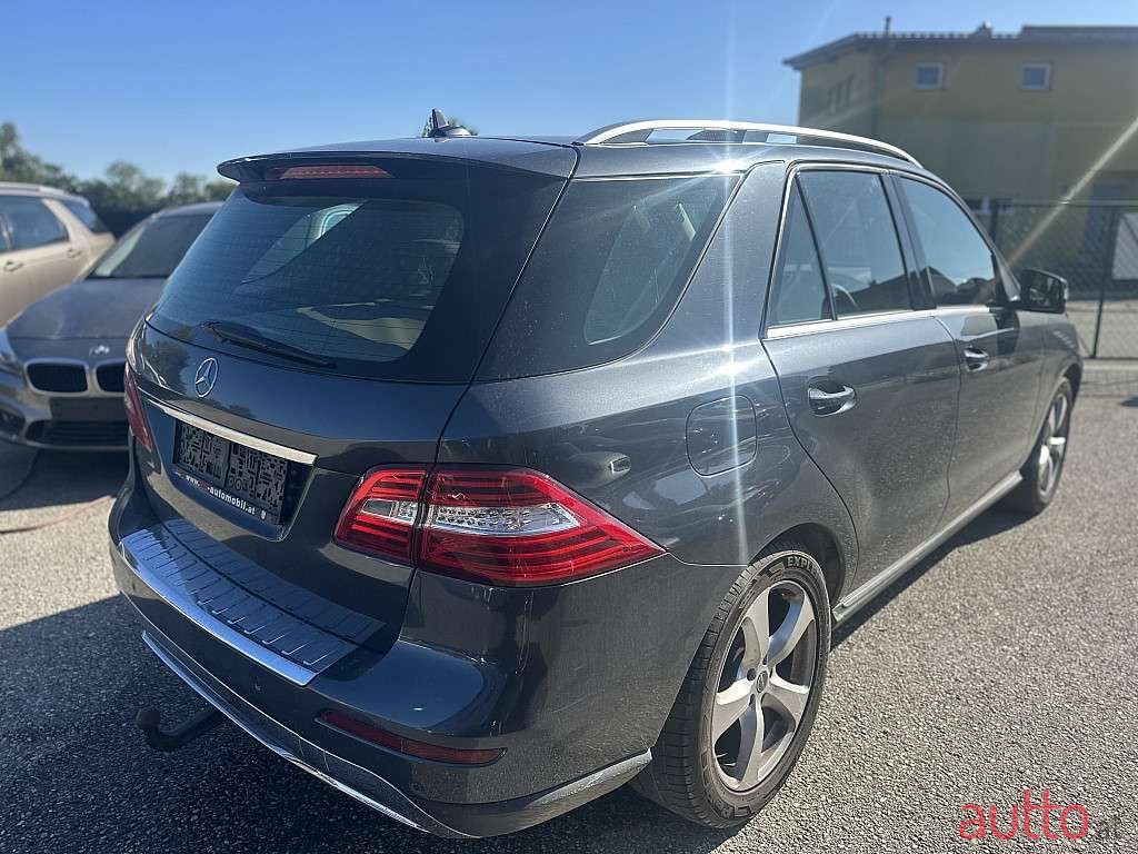 2013' Mercedes-Benz M-Klasse photo #3