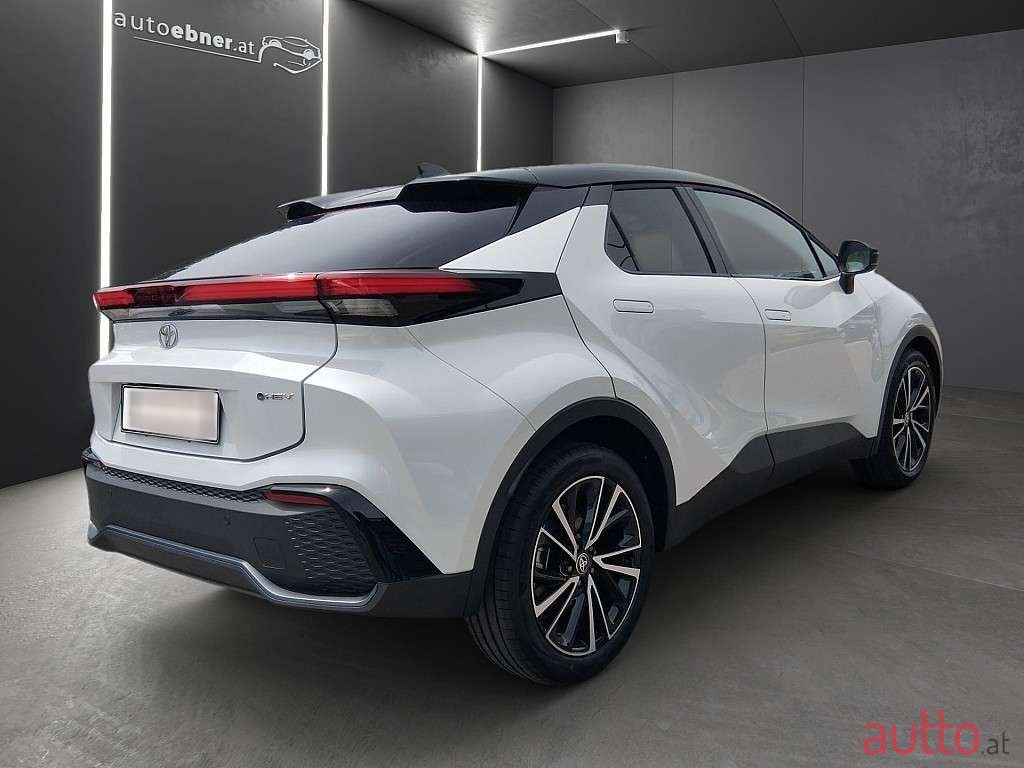 2024' Toyota C-HR photo #5