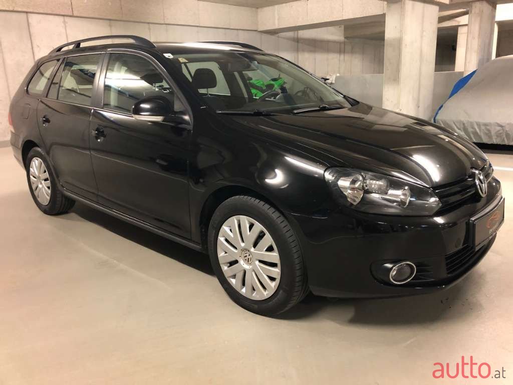 2012' Volkswagen Golf photo #1