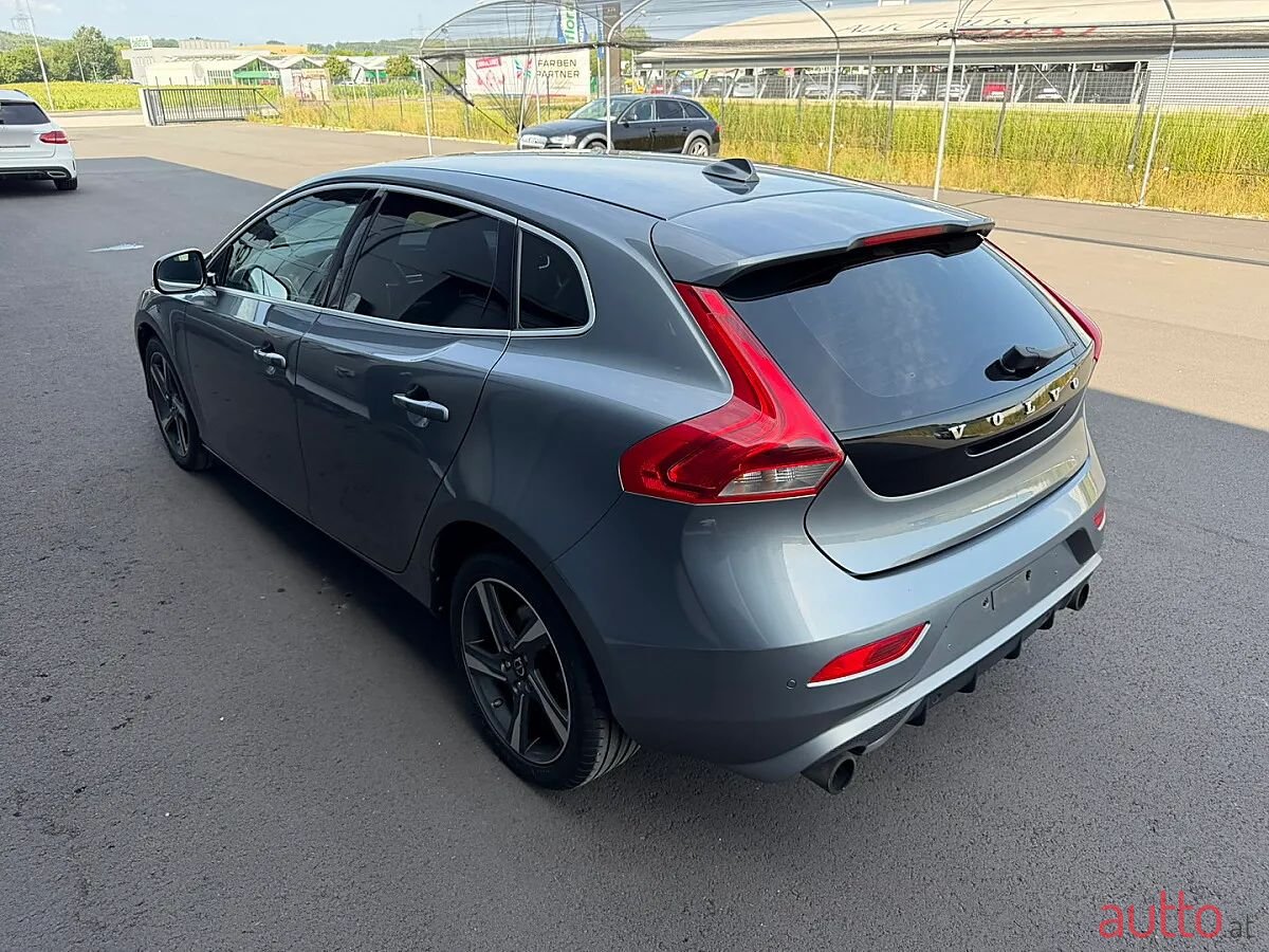 2014' Volvo V40 photo #5