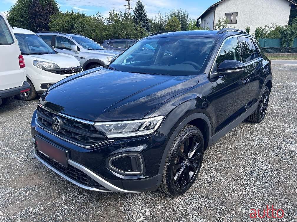 2023' Volkswagen T-Roc photo #3