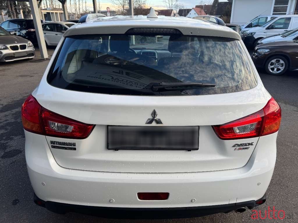 2017' Mitsubishi ASX photo #5