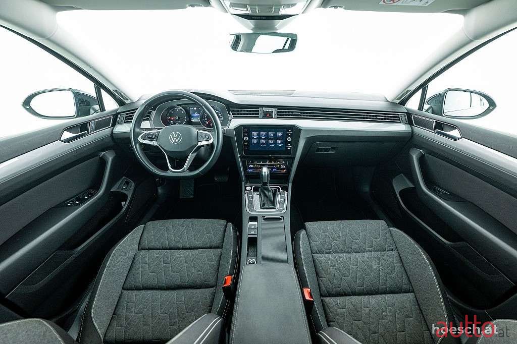 2023' Volkswagen Passat photo #5