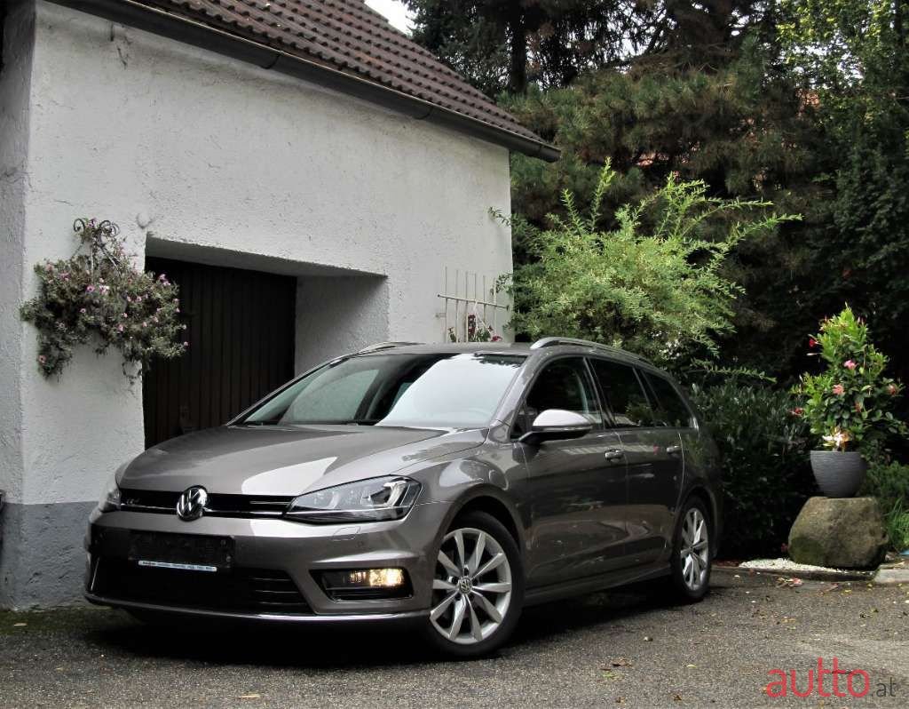 2015' Volkswagen Golf photo #3