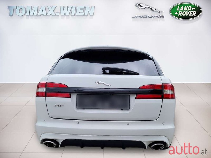2014' Jaguar XF photo #6