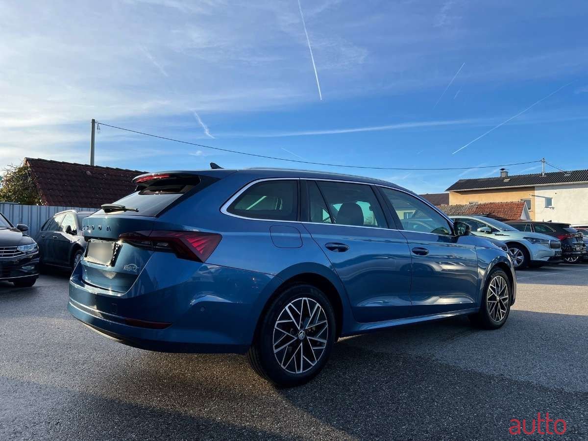 2020' Skoda Octavia photo #3