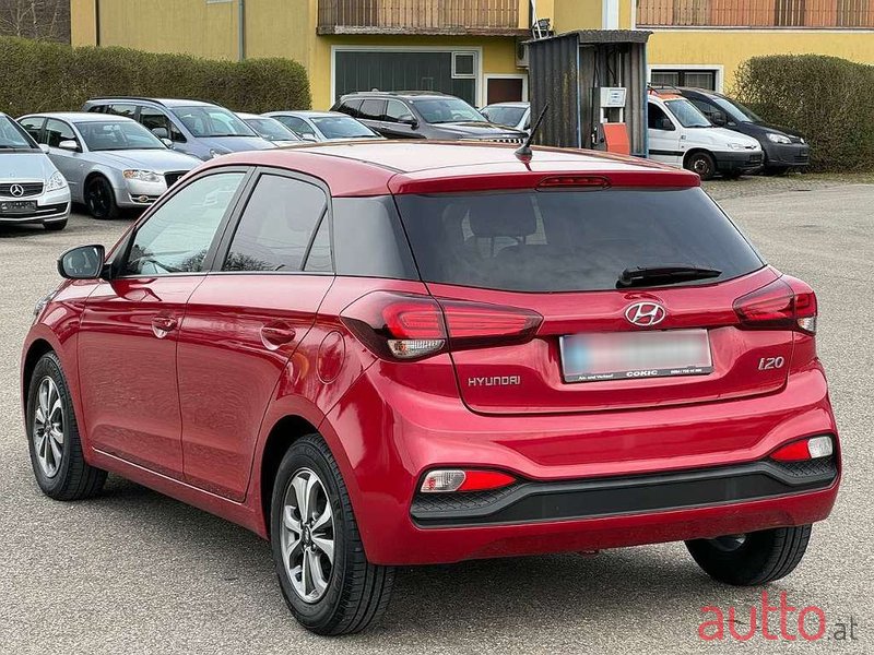 2020' Hyundai i20 photo #3