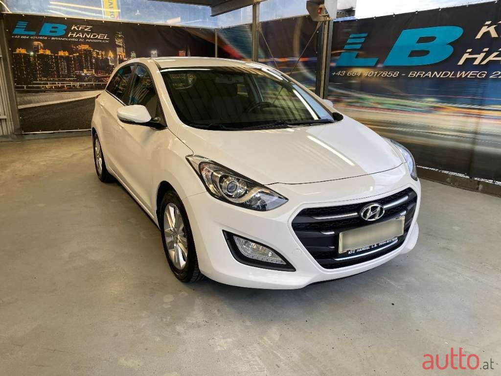 2017' Hyundai i30 photo #1