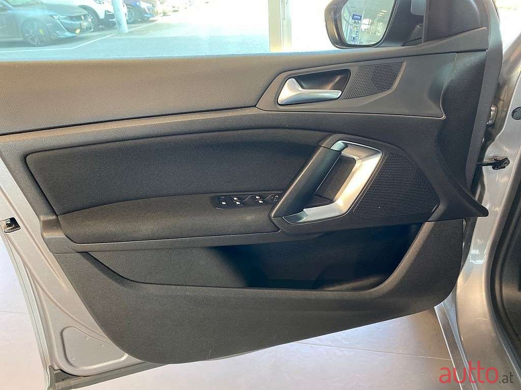 2016' Peugeot 308 photo #4