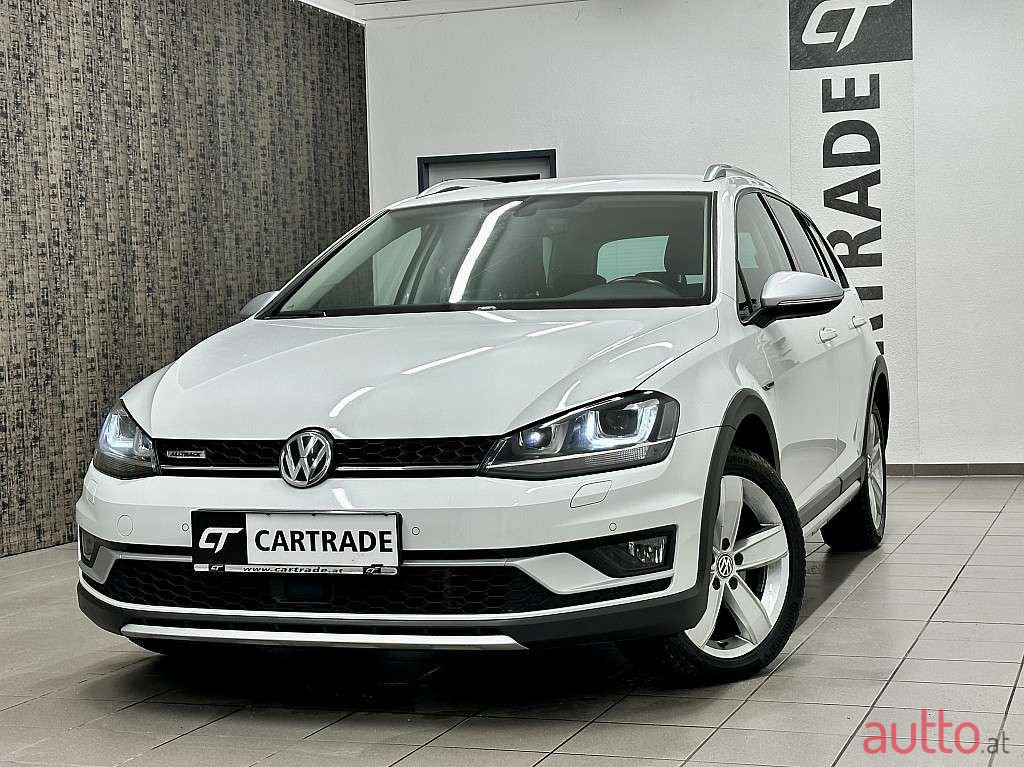 2017' Volkswagen Golf photo #1