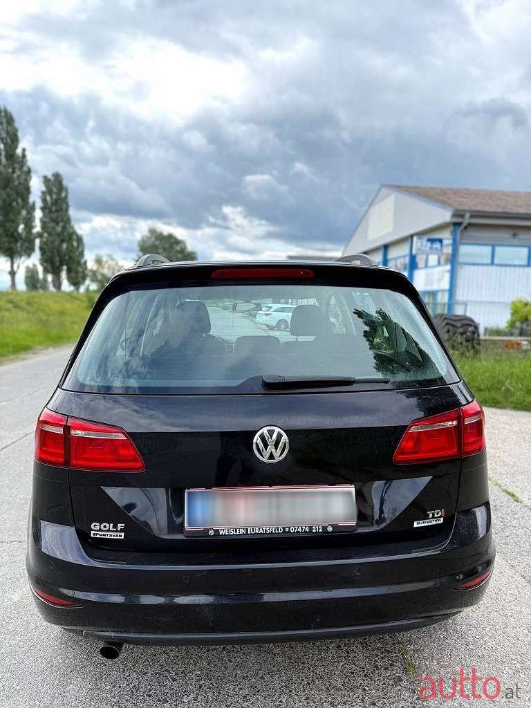 2016' Volkswagen Golf photo #4