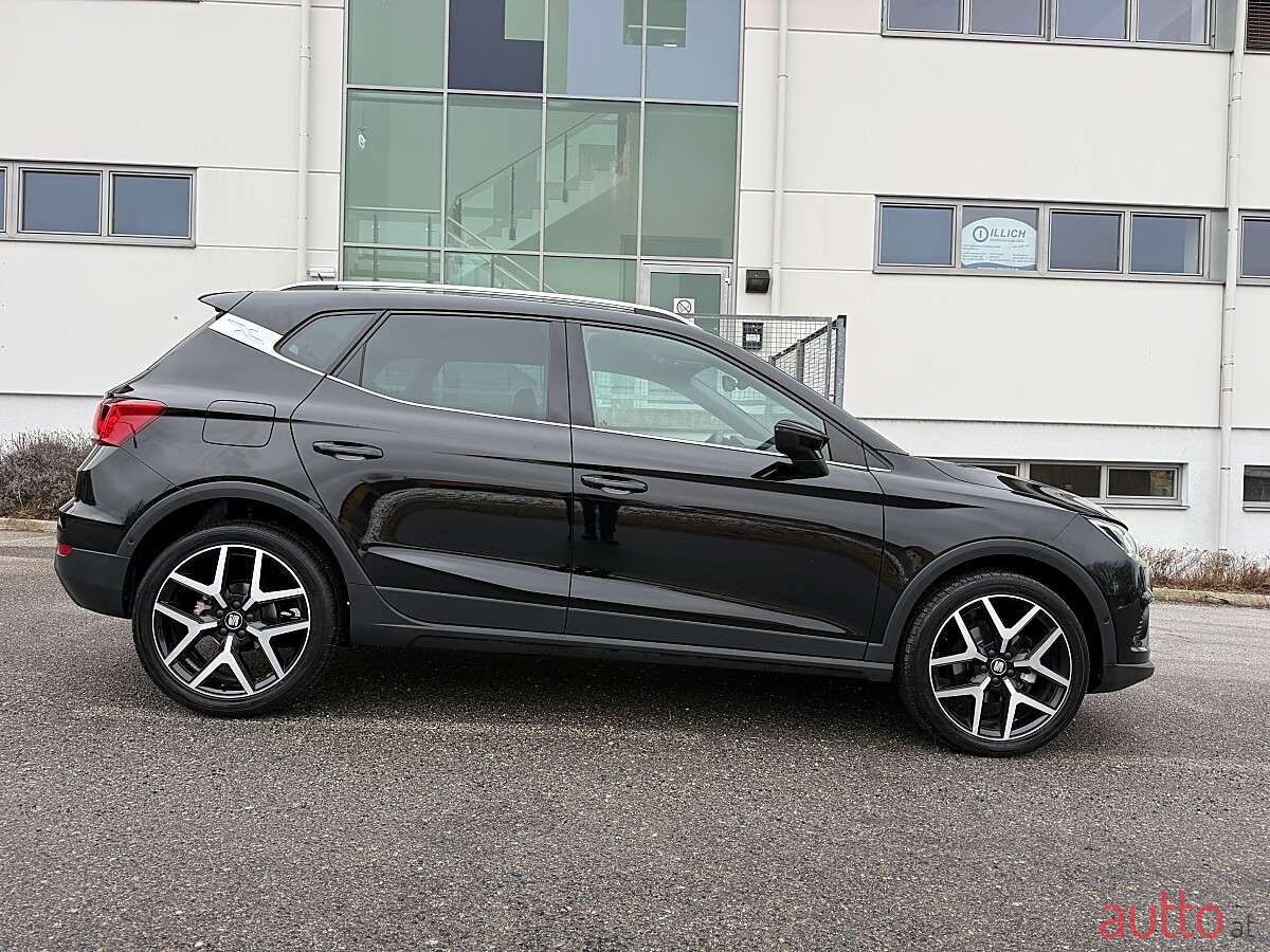 2020' SEAT Arona photo #4
