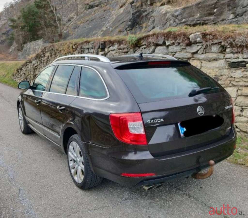 2013' Skoda Superb photo #3