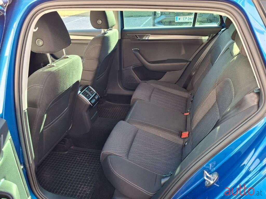 2021' Skoda Superb photo #6