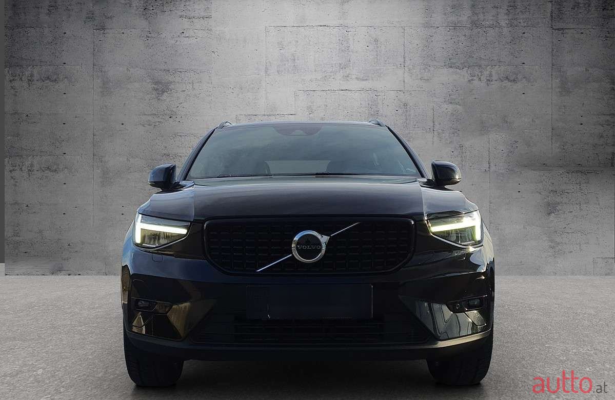2023' Volvo XC40 photo #6