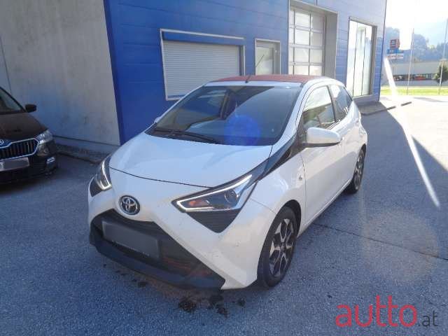 2021' Toyota Aygo photo #2