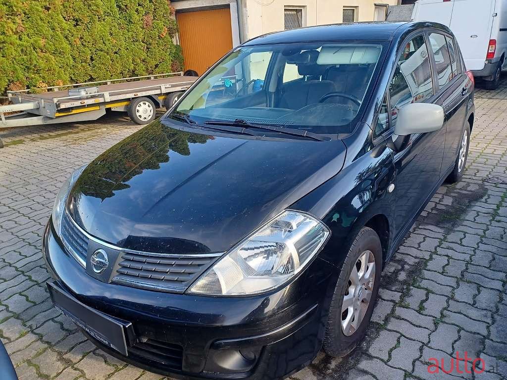 2009' Nissan Tiida photo #1