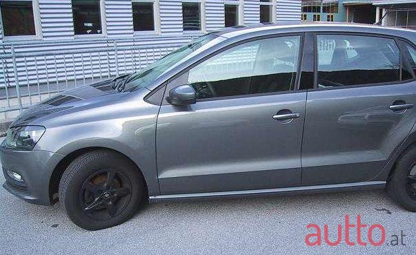 2016' Volkswagen Polo photo #4