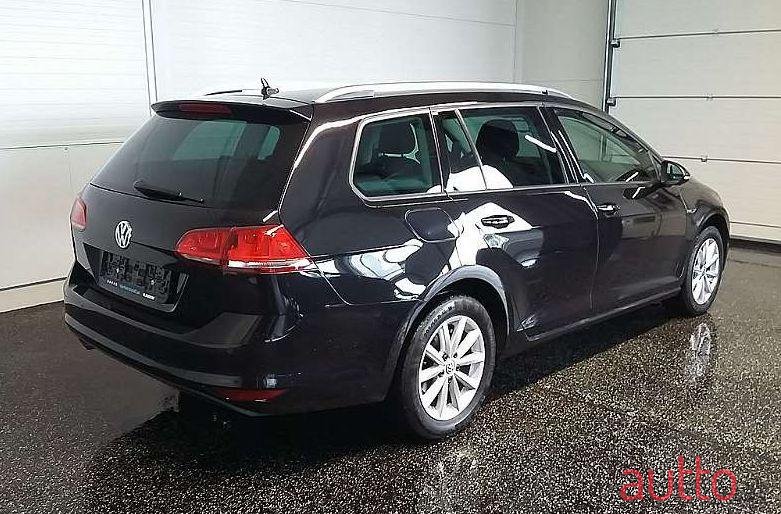 2015' Volkswagen Golf photo #1