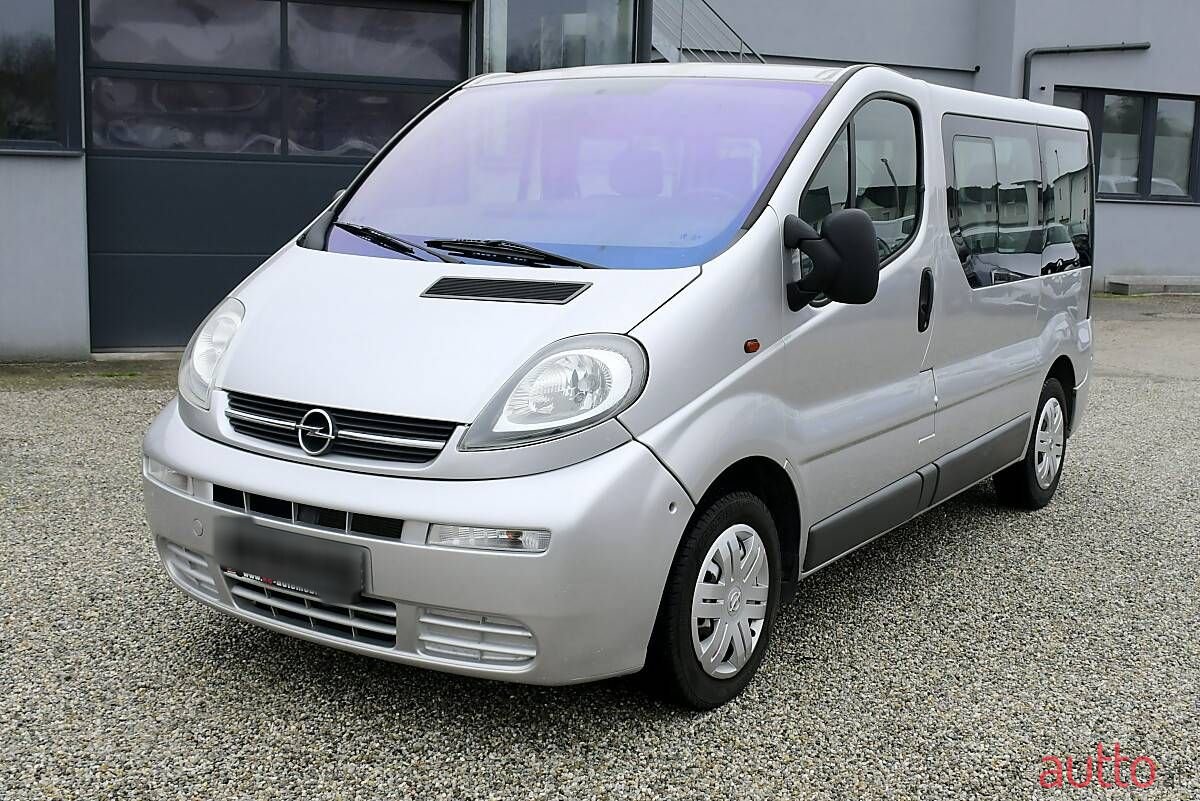 2003' Opel Vivaro photo #1