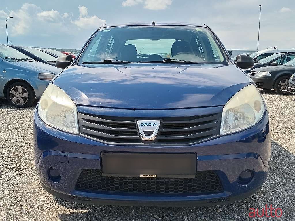 2009' Dacia Sandero photo #3