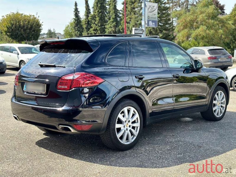 2012' Porsche Cayenne photo #6