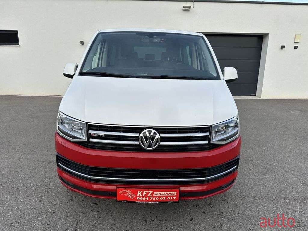 2016' Volkswagen Transporter photo #2