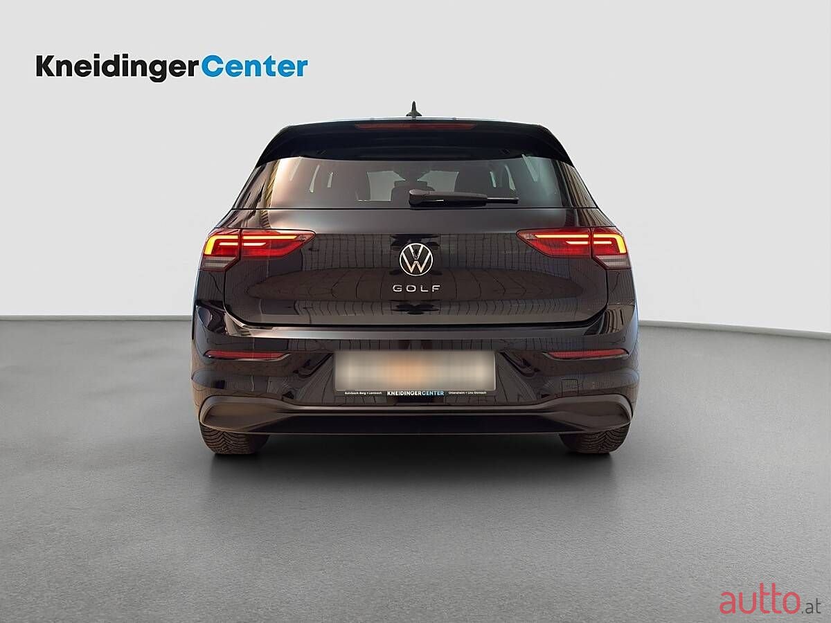 2023' Volkswagen Golf photo #4