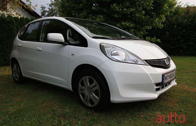 2014' Honda Jazz photo #1