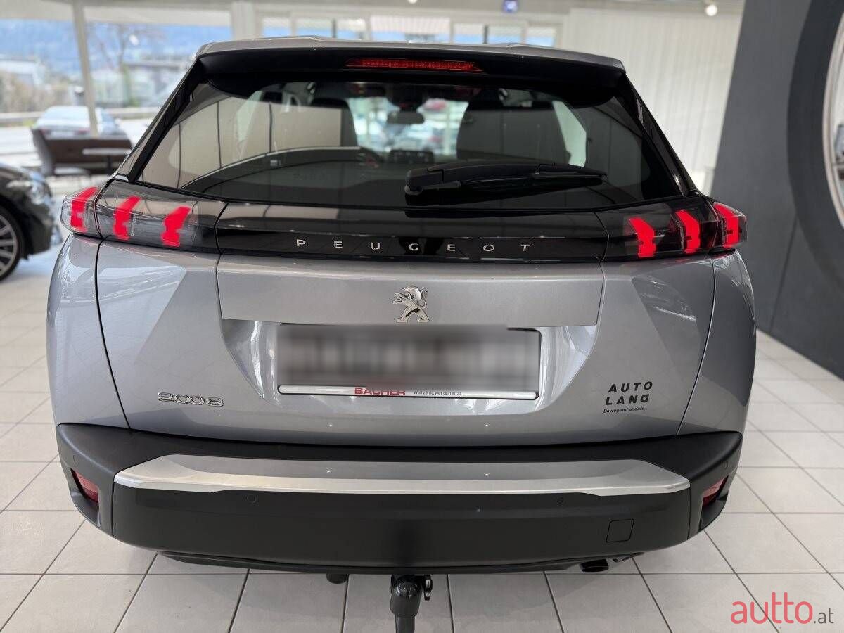 2022' Peugeot 2008 photo #5